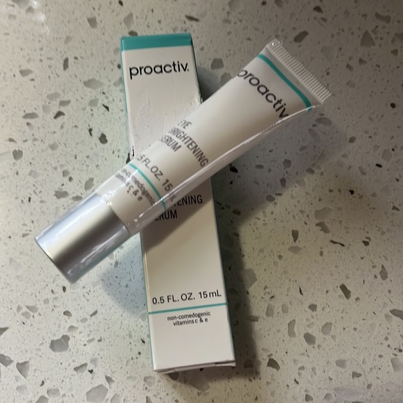 Proactiv eye brightening serum - Picture 3 of 5